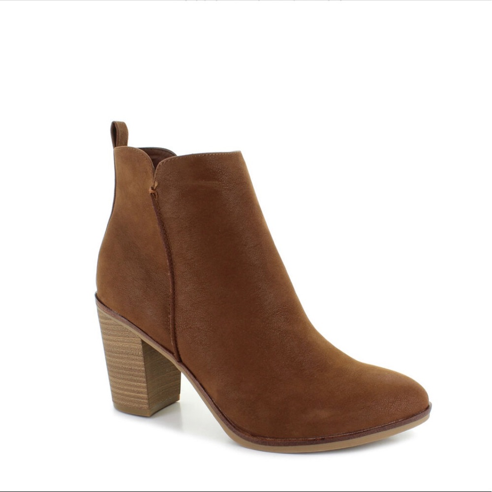 Mia Penelope Booties Cognac